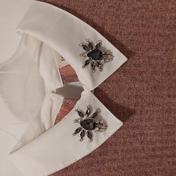 Cute blouse - Picture 2 of 2